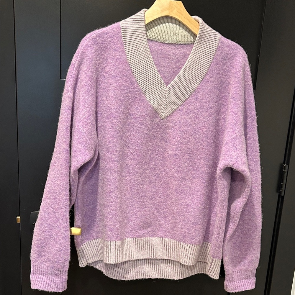 Lululemon Lavender V-Neck Women's Sweater, Medium